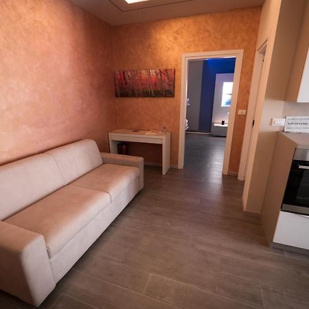 Garda Fantasy Apartment - Jacuzzi Desenzano del Garda Zewnętrze zdjęcie