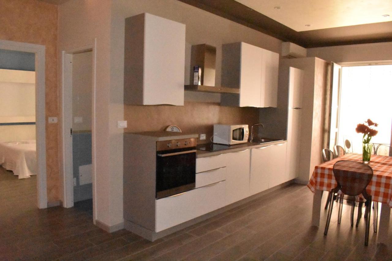 Garda Fantasy Apartment - Jacuzzi Desenzano del Garda Zewnętrze zdjęcie