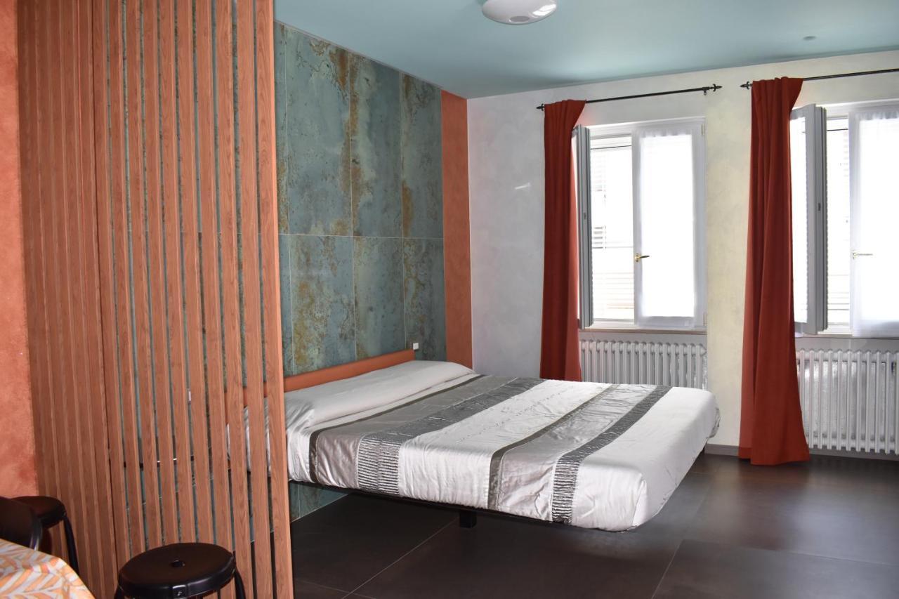 Garda Fantasy Apartment - Jacuzzi Desenzano del Garda Zewnętrze zdjęcie