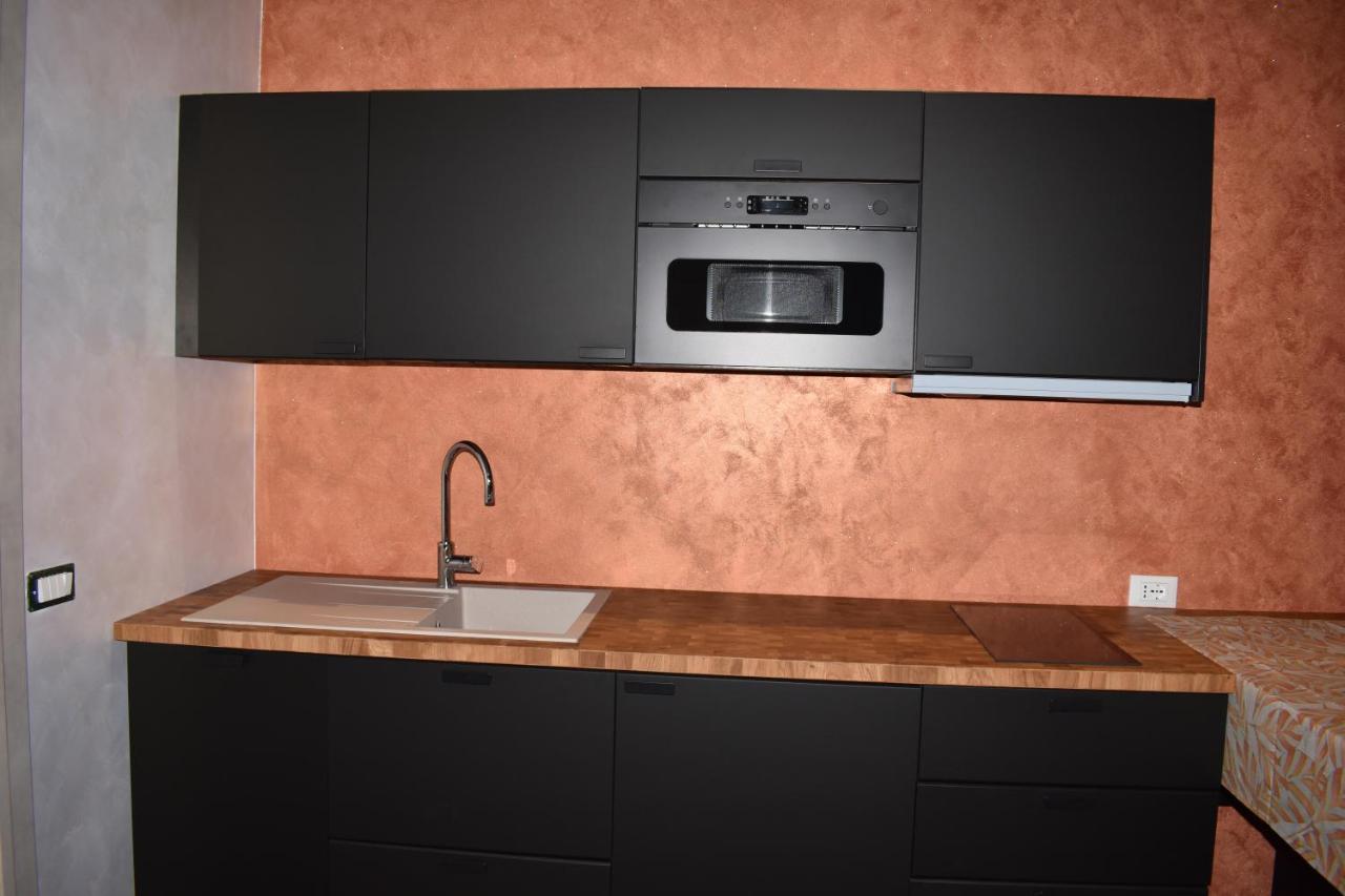 Garda Fantasy Apartment - Jacuzzi Desenzano del Garda Zewnętrze zdjęcie