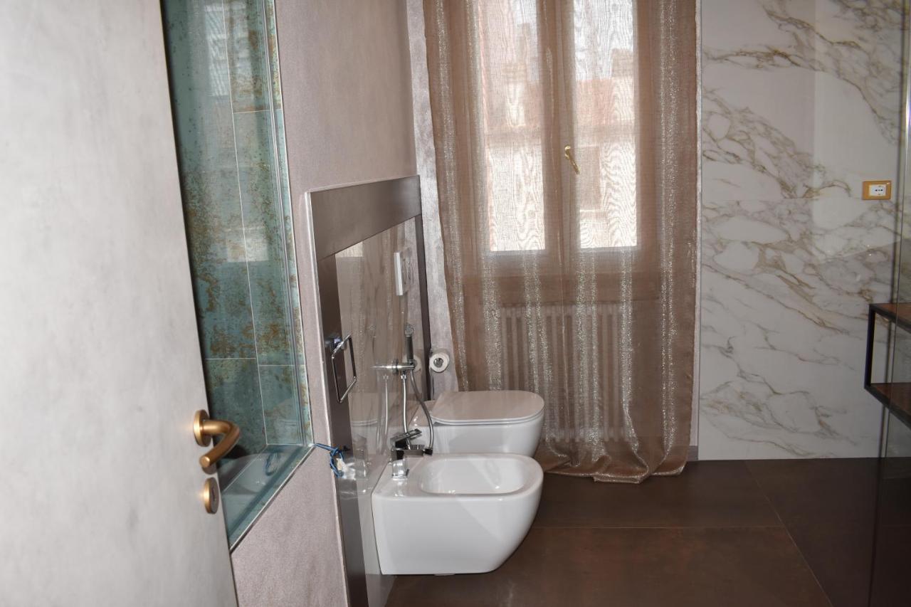 Garda Fantasy Apartment - Jacuzzi Desenzano del Garda Zewnętrze zdjęcie