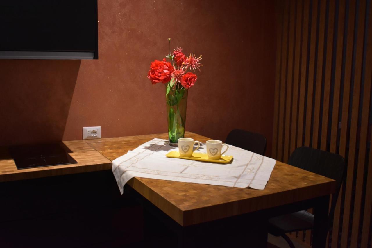 Garda Fantasy Apartment - Jacuzzi Desenzano del Garda Zewnętrze zdjęcie