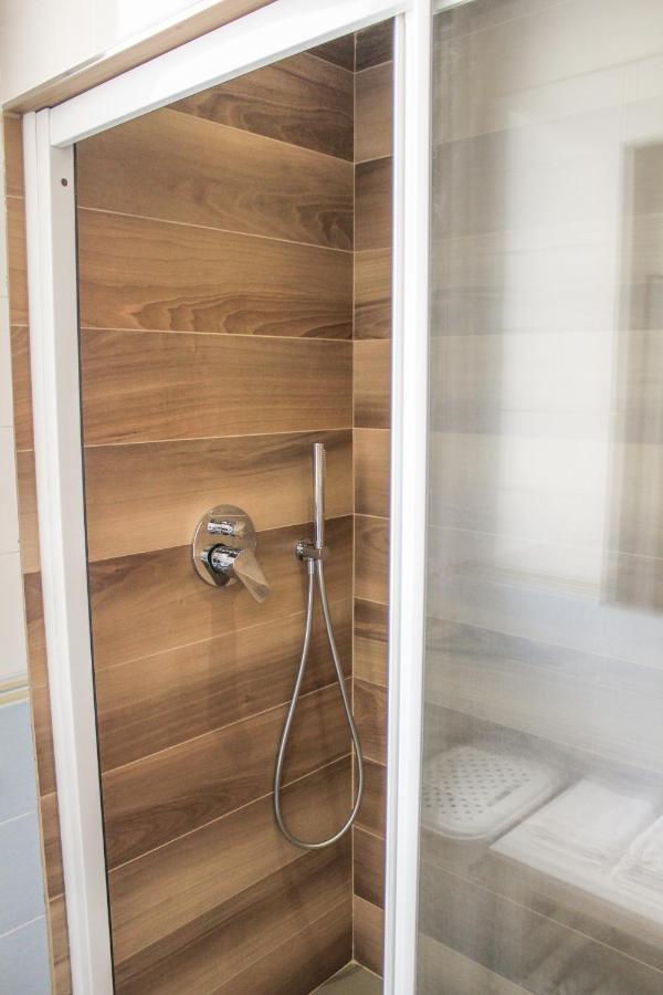 Garda Fantasy Apartment - Jacuzzi Desenzano del Garda Zewnętrze zdjęcie