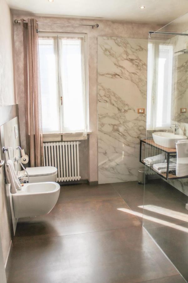 Garda Fantasy Apartment - Jacuzzi Desenzano del Garda Zewnętrze zdjęcie