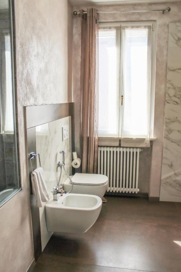Garda Fantasy Apartment - Jacuzzi Desenzano del Garda Zewnętrze zdjęcie