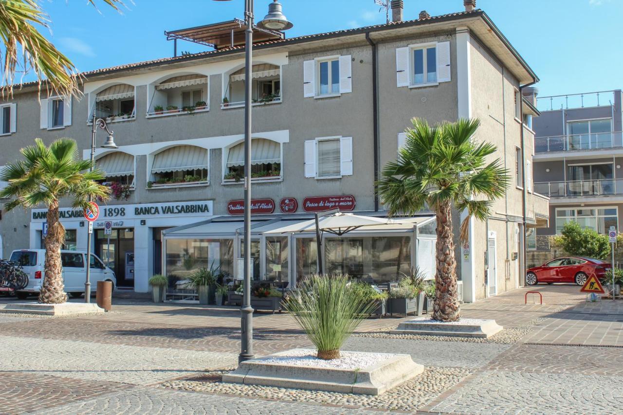 Garda Fantasy Apartment - Jacuzzi Desenzano del Garda Zewnętrze zdjęcie