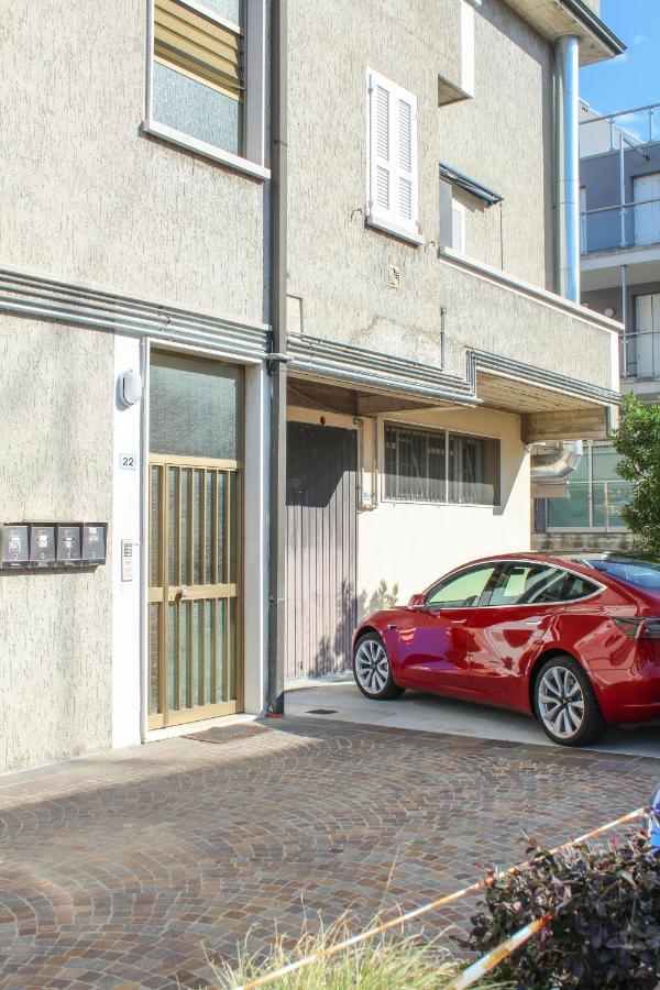Garda Fantasy Apartment - Jacuzzi Desenzano del Garda Zewnętrze zdjęcie