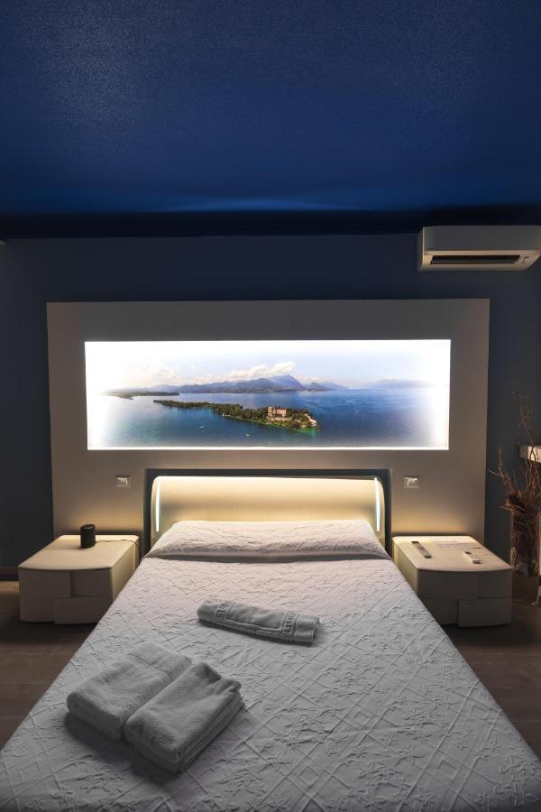 Garda Fantasy Apartment - Jacuzzi Desenzano del Garda Zewnętrze zdjęcie