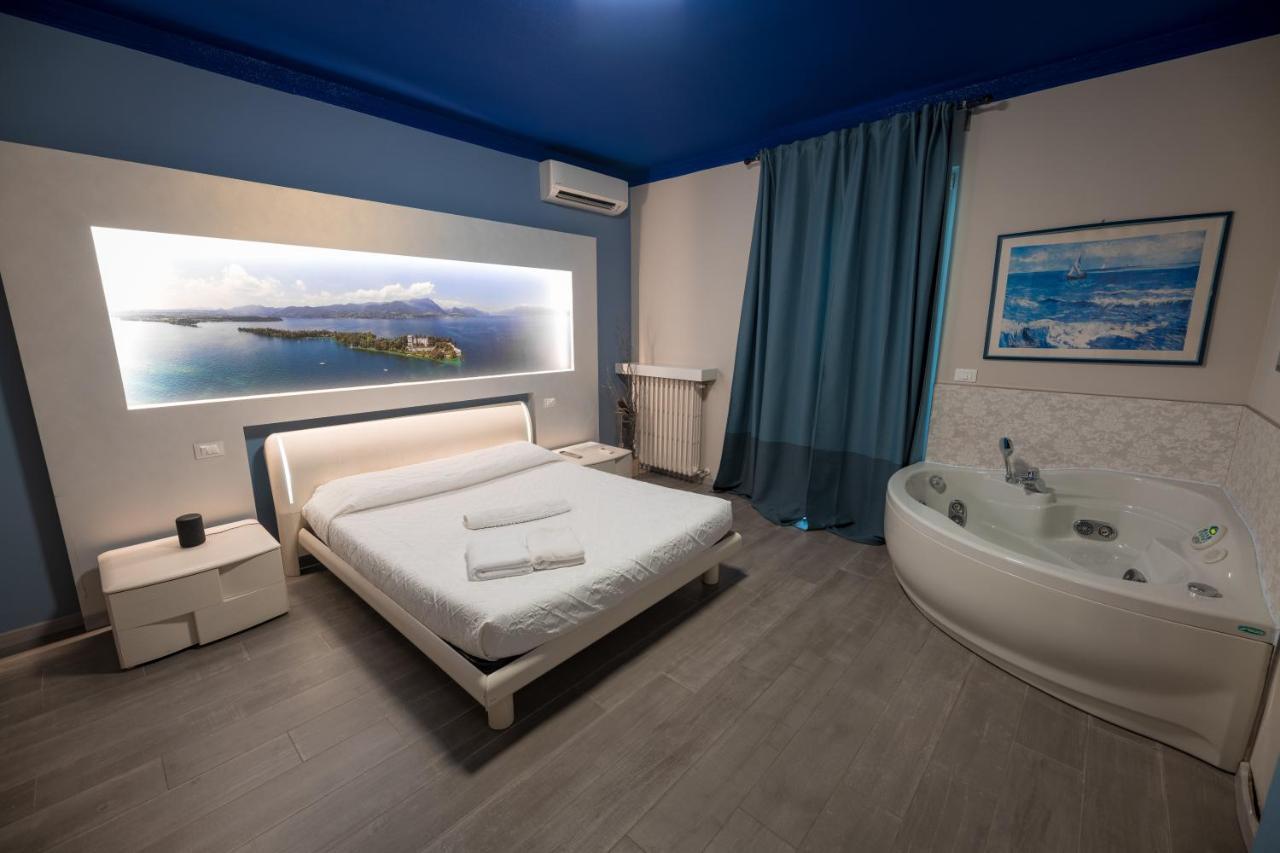 Garda Fantasy Apartment - Jacuzzi Desenzano del Garda Zewnętrze zdjęcie