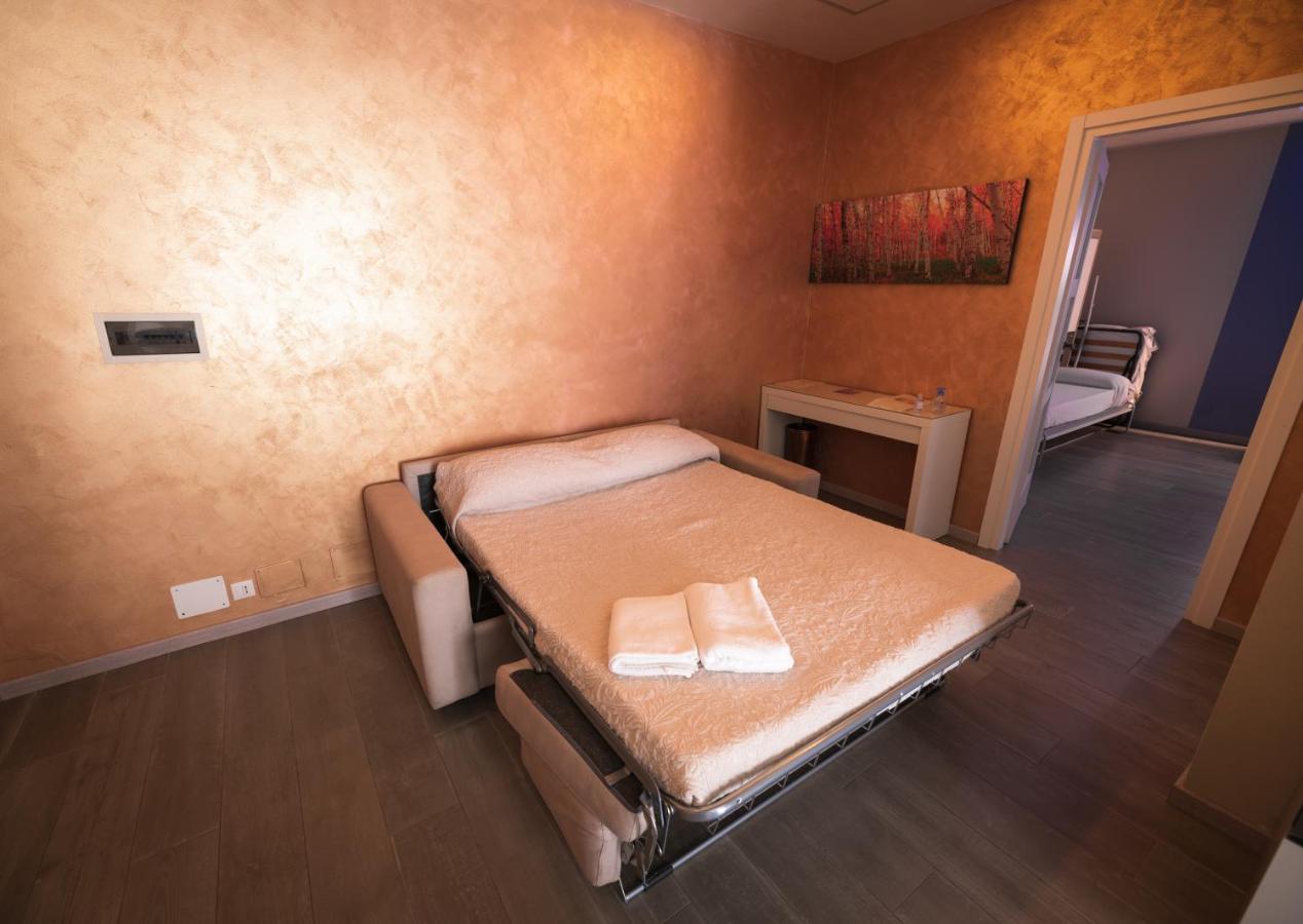 Garda Fantasy Apartment - Jacuzzi Desenzano del Garda Zewnętrze zdjęcie